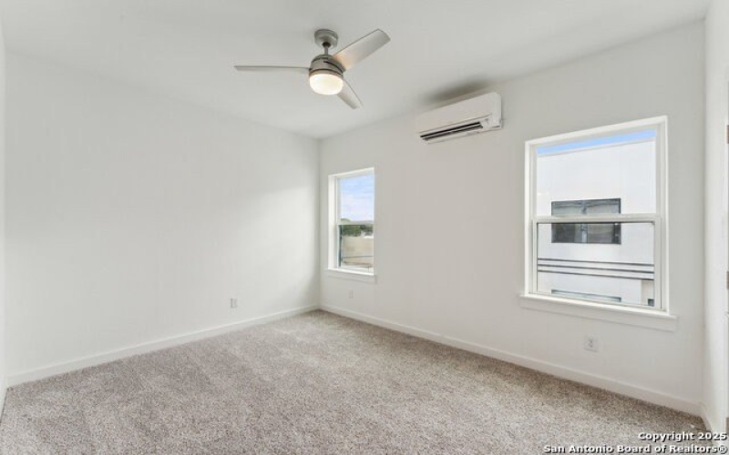 3214 N Elmendorf #102, San Antonio, TX 78201, 3 Bedrooms Bedrooms, ,3 BathroomsBathrooms,Residential,For Sale,3214 N Elmendorf,0,1878112