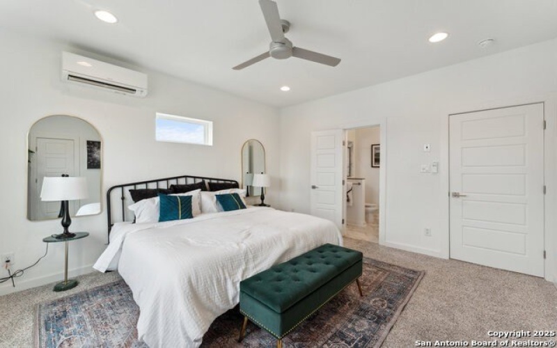 3214 N Elmendorf #102, San Antonio, TX 78201, 3 Bedrooms Bedrooms, ,3 BathroomsBathrooms,Residential,For Sale,3214 N Elmendorf,0,1878112