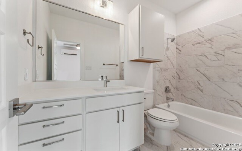 3214 N Elmendorf #102, San Antonio, TX 78201, 3 Bedrooms Bedrooms, ,3 BathroomsBathrooms,Residential,For Sale,3214 N Elmendorf,0,1878112