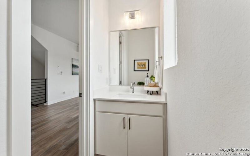3214 N Elmendorf #102, San Antonio, TX 78201, 3 Bedrooms Bedrooms, ,3 BathroomsBathrooms,Residential,For Sale,3214 N Elmendorf,0,1878112