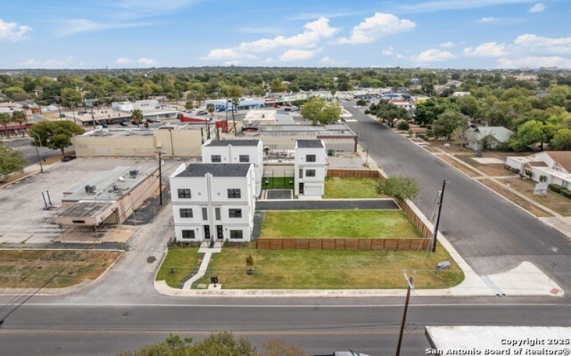 3214 N Elmendorf #102, San Antonio, TX 78201, 3 Bedrooms Bedrooms, ,3 BathroomsBathrooms,Residential,For Sale,3214 N Elmendorf,0,1878112