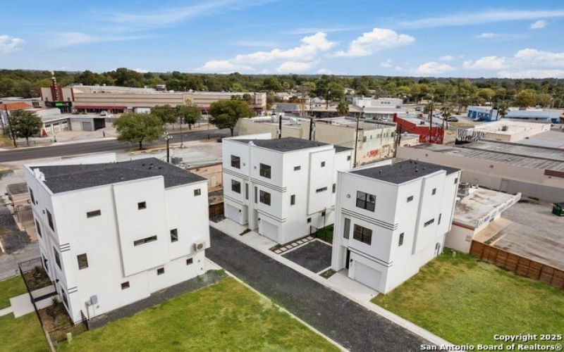 3214 N Elmendorf #102, San Antonio, TX 78201, 3 Bedrooms Bedrooms, ,3 BathroomsBathrooms,Residential,For Sale,3214 N Elmendorf,0,1878112