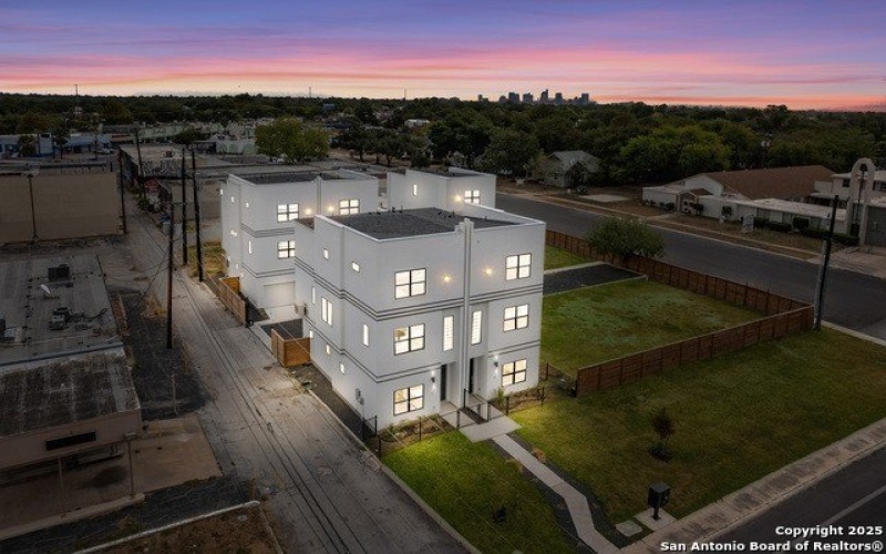3214 N Elmendorf #102, San Antonio, TX 78201, 3 Bedrooms Bedrooms, ,3 BathroomsBathrooms,Residential,For Sale,3214 N Elmendorf,0,1878112