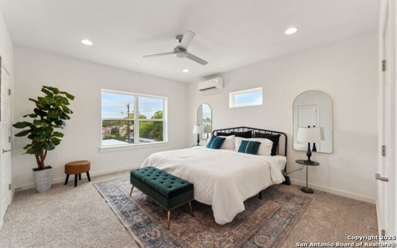 1735 W Gramercy #UNIT 302, San Antonio, TX 78201, 2 Habitaciones Habitaciones , ,2 BañosBaños,Residential,En Venta,1735 W Gramercy,0,1878119