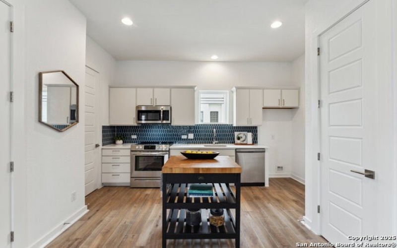 1735 W Gramercy #UNIT 302, San Antonio, TX 78201, 2 Habitaciones Habitaciones , ,2 BañosBaños,Residential,En Venta,1735 W Gramercy,0,1878119