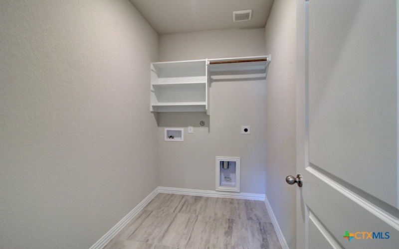 2674 Downsbury Road, New Braunfels, TX 78130, 3 Habitaciones Habitaciones , ,2 BañosBaños,Residential,En Venta,2674 Downsbury Road,583611