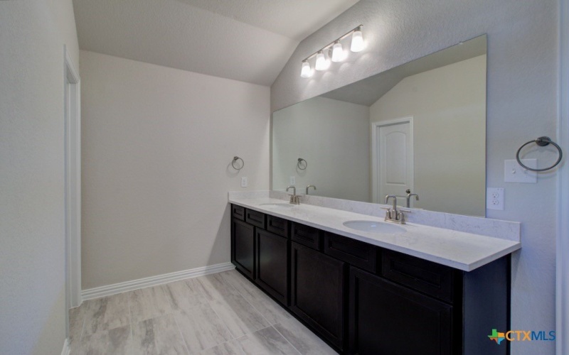 2674 Downsbury Road, New Braunfels, TX 78130, 3 Habitaciones Habitaciones , ,2 BañosBaños,Residential,En Venta,2674 Downsbury Road,583611