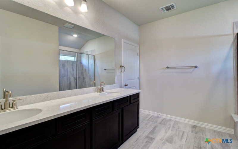 2674 Downsbury Road, New Braunfels, TX 78130, 3 Habitaciones Habitaciones , ,2 BañosBaños,Residential,En Venta,2674 Downsbury Road,583611