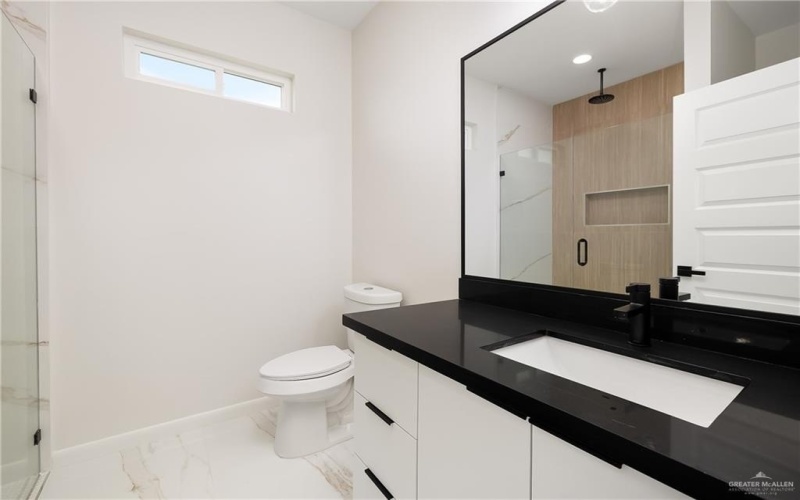 8104 N 51st Street N, McAllen, TX 78504, 3 Bedrooms Bedrooms, ,3 BathroomsBathrooms,Residential,For Sale,8104 N 51st Street N,474356