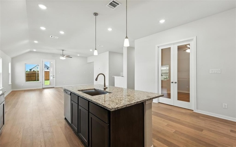 701 Kurrus Street, Justin, TX 76247, 4 Habitaciones Habitaciones , ,3 BañosBaños,Residential,En Venta,701 Kurrus Street,20868004