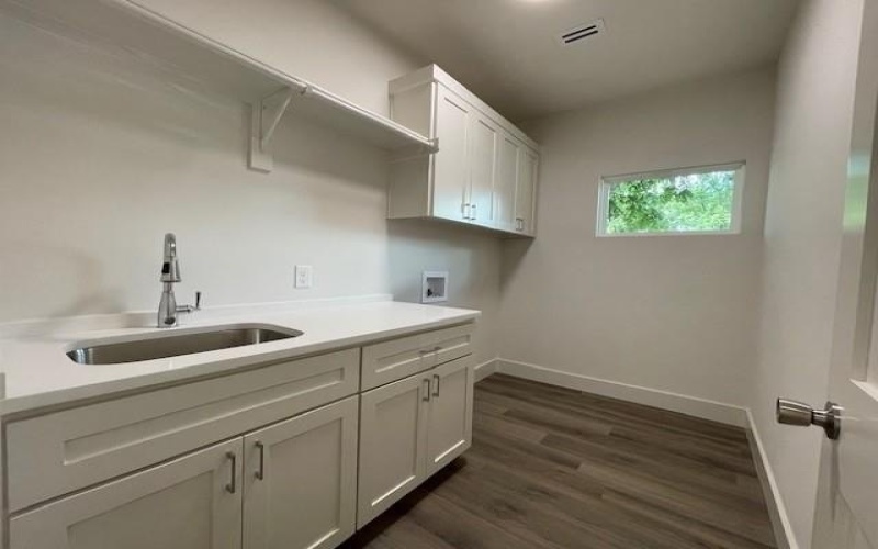 903 Sunrise Drive, Ennis, TX 75119, 3 Bedrooms Bedrooms, ,2 BathroomsBathrooms,Residential,For Sale,903 Sunrise Drive,20950497