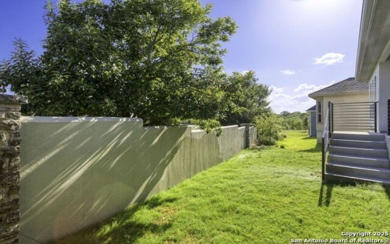 1901 Chateau, Kerrville, TX 78028, 2 Habitaciones Habitaciones , ,2 BañosBaños,Residential,En Venta,1901 Chateau,1878186