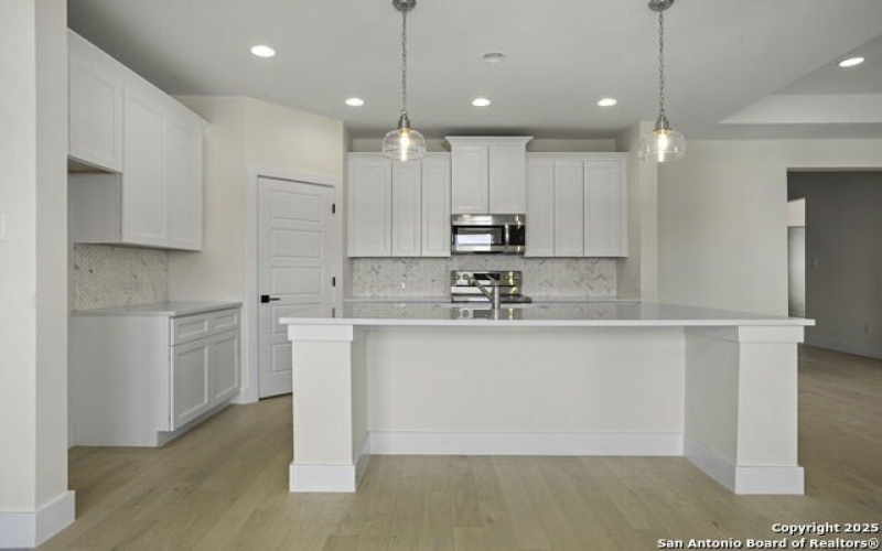 1901 Chateau, Kerrville, TX 78028, 2 Habitaciones Habitaciones , ,2 BañosBaños,Residential,En Venta,1901 Chateau,1878186
