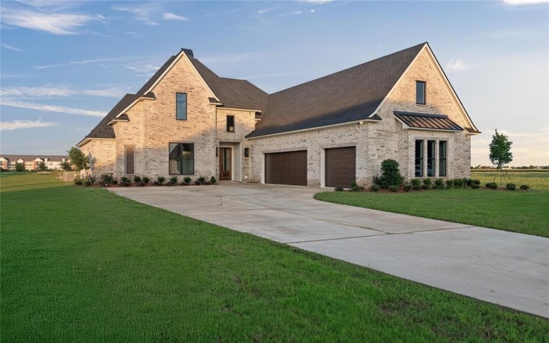 603 Danube, Bossier City, LA 71111, 5 Bedrooms Bedrooms, ,3 BathroomsBathrooms,Residential,For Sale,603 Danube,20973590