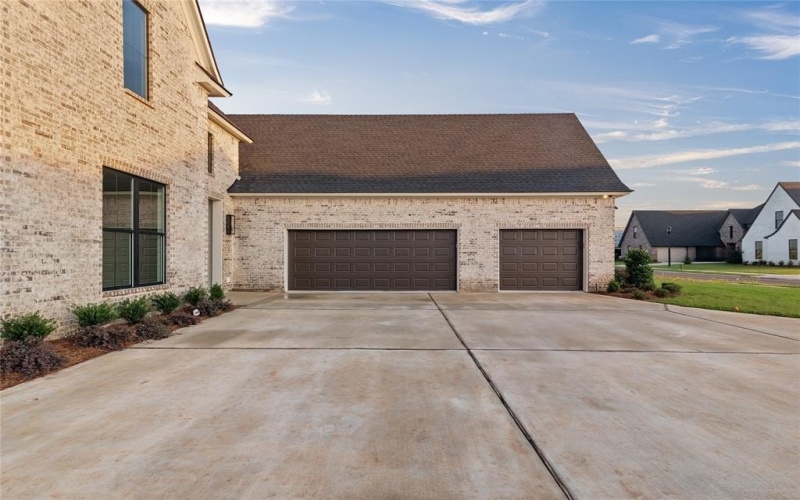 603 Danube, Bossier City, LA 71111, 5 Bedrooms Bedrooms, ,3 BathroomsBathrooms,Residential,For Sale,603 Danube,20973590