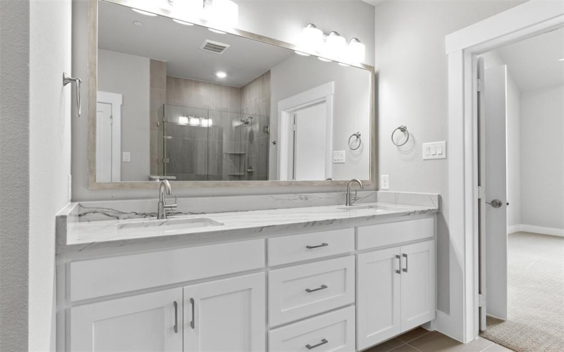 8517 Del Rio Trail, Rowlett, TX 75089, 4 Habitaciones Habitaciones , ,3 BañosBaños,Residential,En Venta,8517 Del Rio Trail,0,20978155