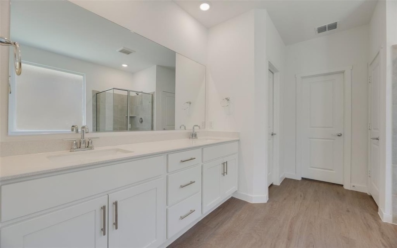 137 Breeds Hill Road, Little Elm, TX 75068, 4 Habitaciones Habitaciones , ,3 BañosBaños,Residential,En Venta,137 Breeds Hill Road,20978469
