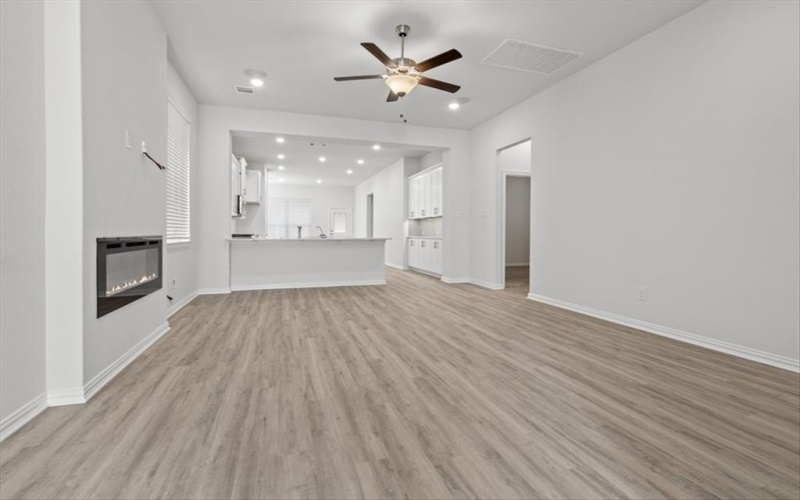 2105 Hazel Lily Run, Mesquite, TX 75181, 3 Bedrooms Bedrooms, ,2 BathroomsBathrooms,Residential,For Sale,2105 Hazel Lily Run,20978524