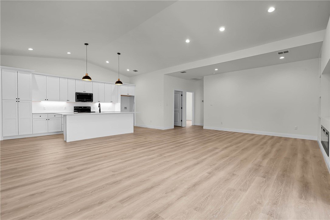 1210 W Dallas, Seadrift, TX 77983, 3 Bedrooms Bedrooms, ,2 BathroomsBathrooms,Residential,For Sale,1210 W Dallas,460991