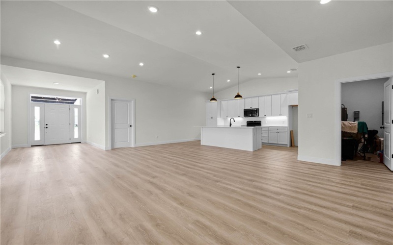 1210 W Dallas, Seadrift, TX 77983, 3 Bedrooms Bedrooms, ,2 BathroomsBathrooms,Residential,For Sale,1210 W Dallas,460991