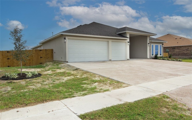 714 Papa Mori Drive, Corpus Christi, TX 78415, 5 Bedrooms Bedrooms, ,3 BathroomsBathrooms,Residential,For Sale,714 Papa Mori Drive,457435