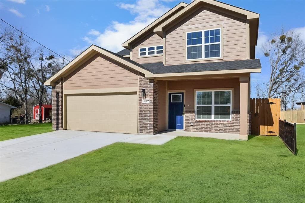 1009 E 1st North Street, Kaufman, TX 75142, 5 Bedrooms Bedrooms, ,2 BathroomsBathrooms,Residential,For Sale,1009 E 1st North Street,20962372