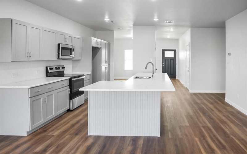 1009 E 1st North Street, Kaufman, TX 75142, 5 Bedrooms Bedrooms, ,2 BathroomsBathrooms,Residential,For Sale,1009 E 1st North Street,20962372