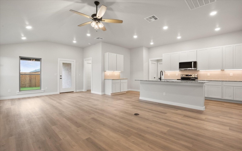 1311 N Colton Avenue, Lubbock, TX 79416, 4 Bedrooms Bedrooms, ,2 BathroomsBathrooms,Residential,For Sale,1311 N Colton Avenue,202556821