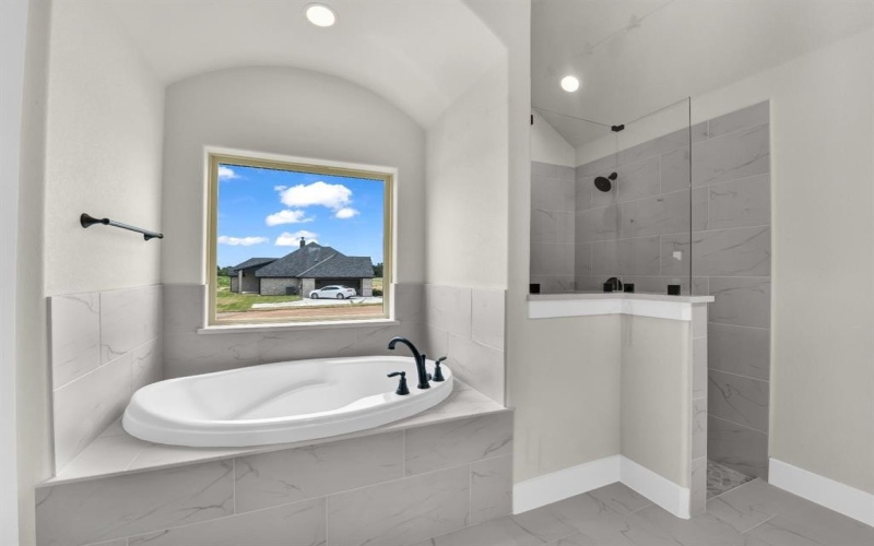 1044 Arbor Vista Drive, Azle, TX 76020, 4 Habitaciones Habitaciones , ,2 BañosBaños,Residential,En Venta,1044 Arbor Vista Drive,0,20976768