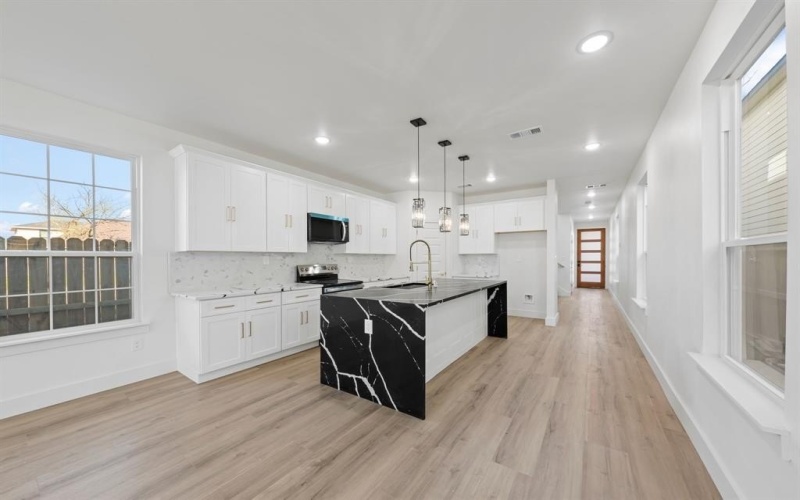 2635 Pennsylvania Avenue, Dallas, TX 75215, 4 Habitaciones Habitaciones , ,2 BañosBaños,Residential,En Venta,2635 Pennsylvania Avenue,20978301