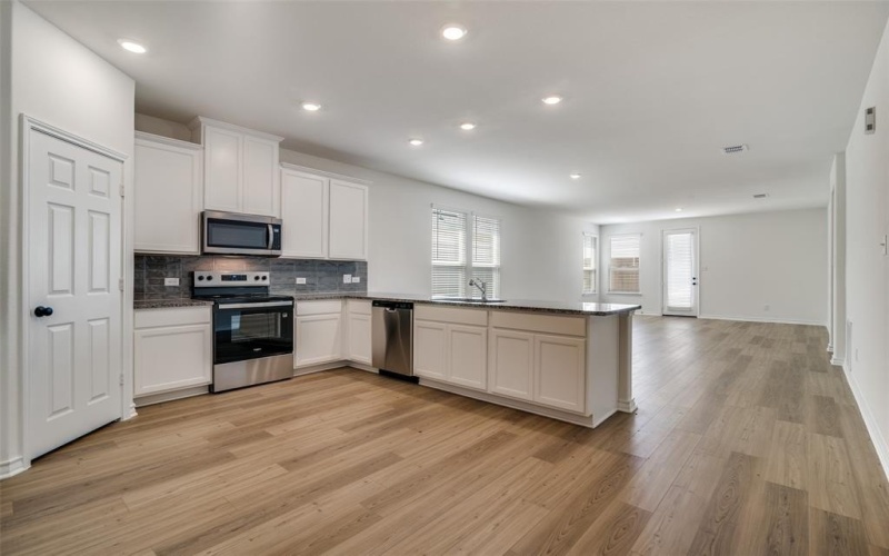 1525 Newsted Drive, Seagoville, TX 75159, 4 Bedrooms Bedrooms, ,2 BathroomsBathrooms,Residential,For Sale,1525 Newsted Drive,0,20978422