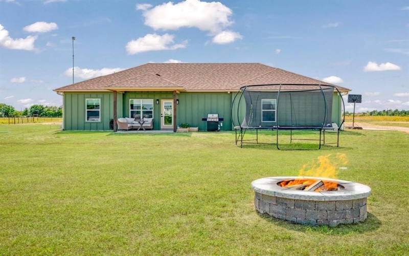 204 Private Road 33083, Sumner, TX 75486, 3 Habitaciones Habitaciones , ,2 BañosBaños,Residential,En Venta,204 Private Road 33083,20978710