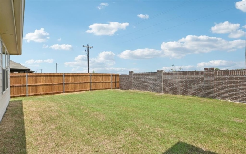 1056 Chestnut Drive, Lavon, TX 75166, 4 Bedrooms Bedrooms, ,3 BathroomsBathrooms,Residential,For Sale,1056 Chestnut Drive,0,20979355