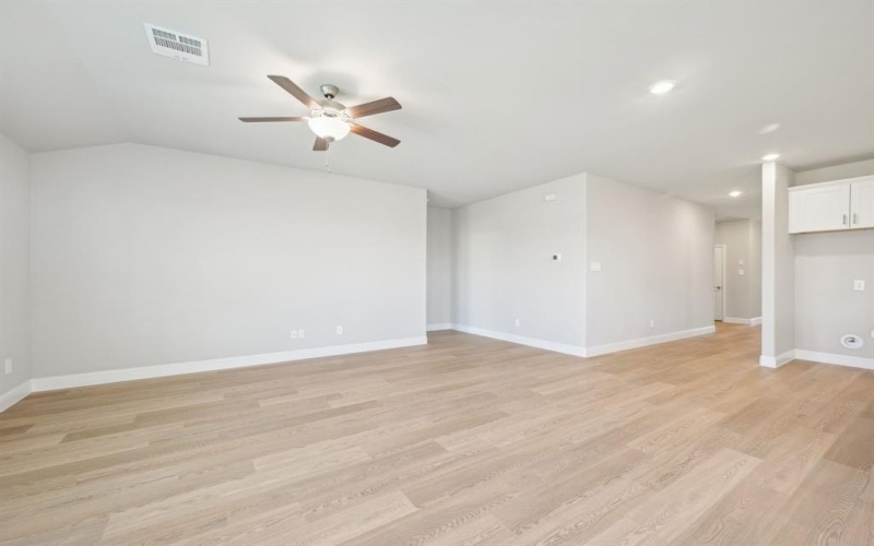 1044 Chestnut Drive, Lavon, TX 75166, 3 Bedrooms Bedrooms, ,2 BathroomsBathrooms,Residential,For Sale,1044 Chestnut Drive,20979358