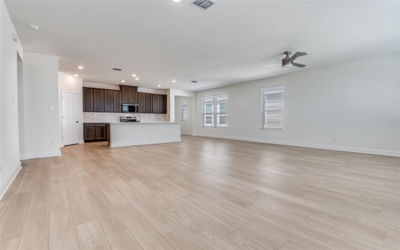 1516 Newsted Drive, Seagoville, TX 75159, 4 Bedrooms Bedrooms, ,2 BathroomsBathrooms,Residential,For Sale,1516 Newsted Drive,0,20979434