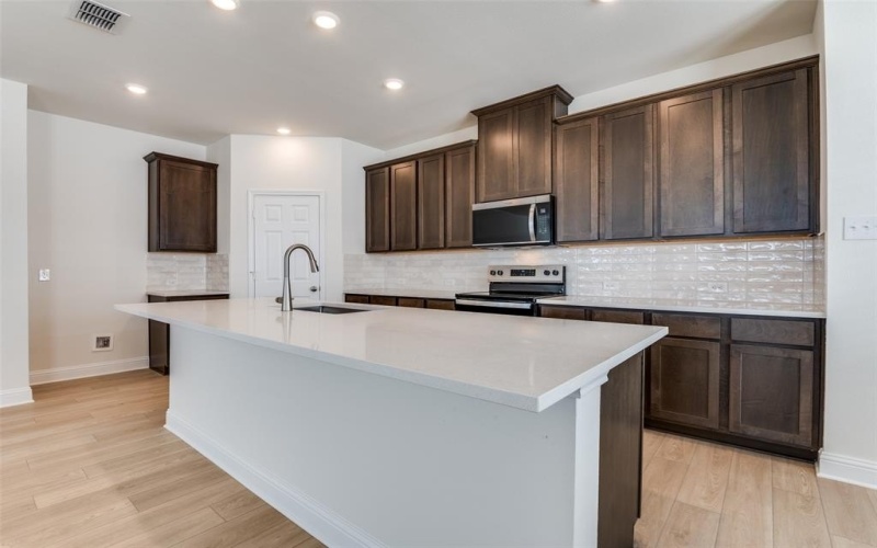 1516 Newsted Drive, Seagoville, TX 75159, 4 Bedrooms Bedrooms, ,2 BathroomsBathrooms,Residential,For Sale,1516 Newsted Drive,0,20979434