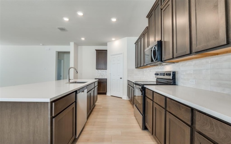 1516 Newsted Drive, Seagoville, TX 75159, 4 Bedrooms Bedrooms, ,2 BathroomsBathrooms,Residential,For Sale,1516 Newsted Drive,0,20979434