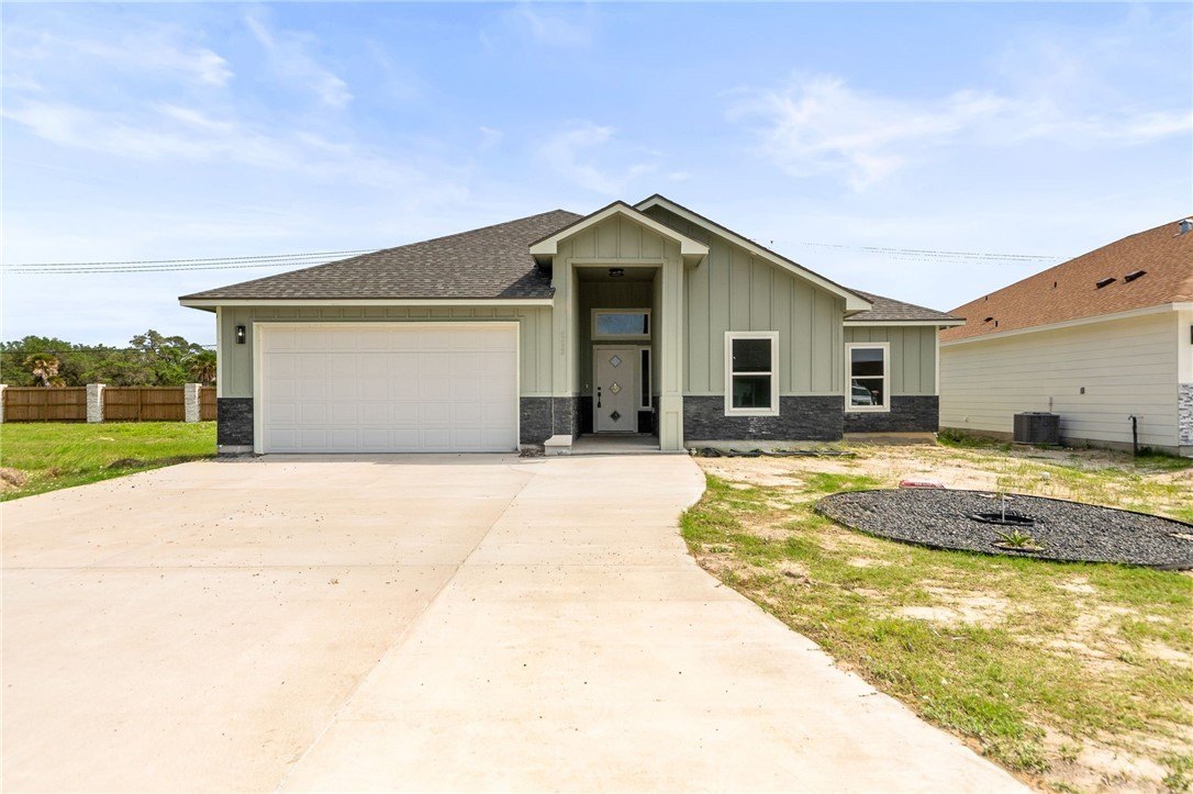 113 Traditions Drive, Rockport, TX 78382, 4 Bedrooms Bedrooms, ,3 BathroomsBathrooms,Residential,For Sale,113 Traditions Drive,457704