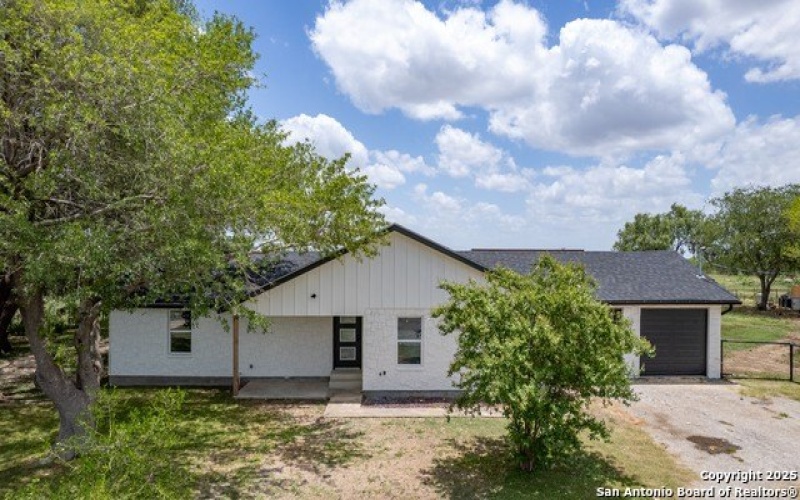 121 CR 367, Uvalde, TX 78801, 4 Habitaciones Habitaciones , ,3 BañosBaños,Residential,En Venta,121 CR 367,1878488