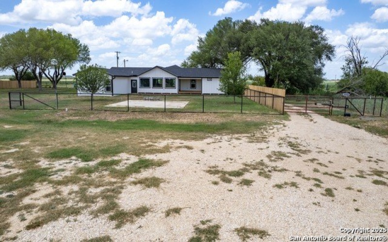121 CR 367, Uvalde, TX 78801, 4 Habitaciones Habitaciones , ,3 BañosBaños,Residential,En Venta,121 CR 367,1878488