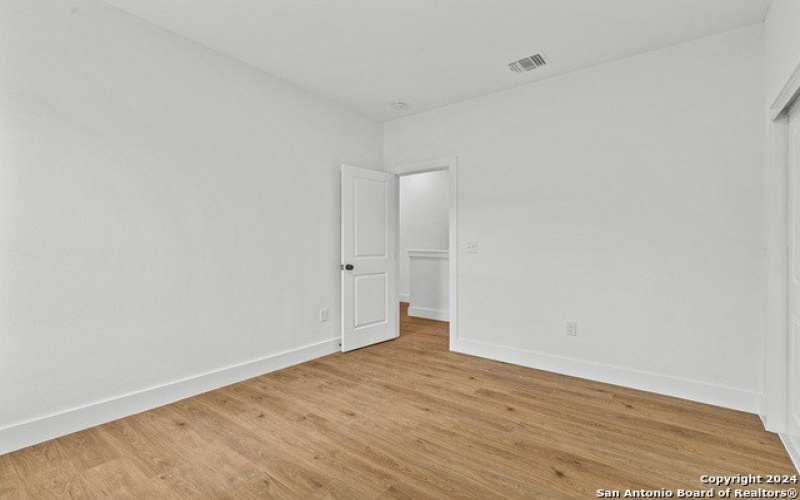 706 Martin Luther King Dr #101, San Antonio, TX 78203, 3 Habitaciones Habitaciones , ,2 BañosBaños,Residential,En Venta,706 Martin Luther King Dr,1878542