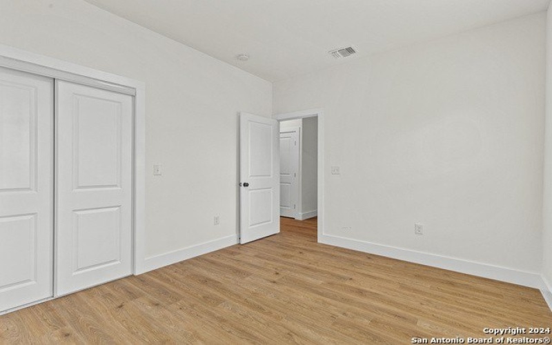 706 Martin Luther King Dr #101, San Antonio, TX 78203, 3 Habitaciones Habitaciones , ,2 BañosBaños,Residential,En Venta,706 Martin Luther King Dr,1878542