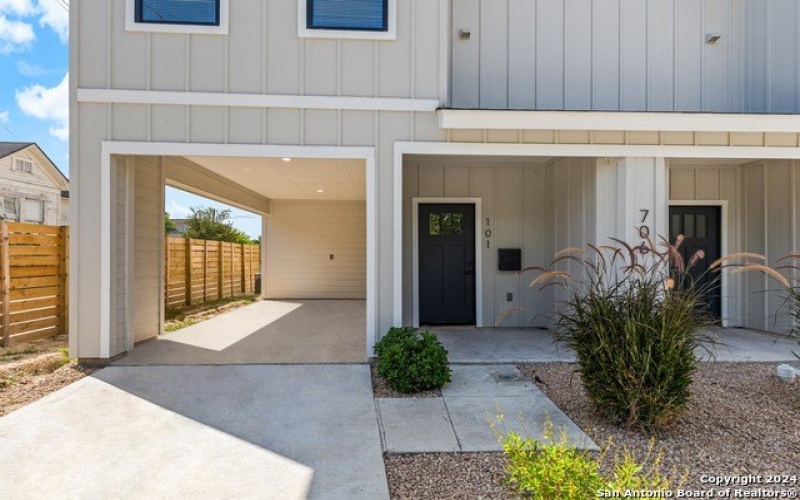 706 Martin Luther King Dr #101, San Antonio, TX 78203, 3 Habitaciones Habitaciones , ,2 BañosBaños,Residential,En Venta,706 Martin Luther King Dr,1878542