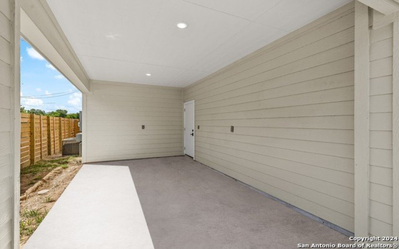 706 Martin Luther King Dr #101, San Antonio, TX 78203, 3 Habitaciones Habitaciones , ,2 BañosBaños,Residential,En Venta,706 Martin Luther King Dr,1878542