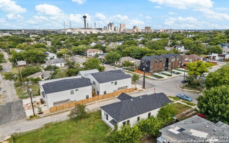 706 Martin Luther King Dr #101, San Antonio, TX 78203, 3 Habitaciones Habitaciones , ,2 BañosBaños,Residential,En Venta,706 Martin Luther King Dr,1878542