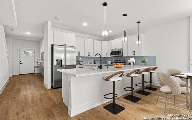 706 Martin Luther King Dr #101, San Antonio, TX 78203, 3 Habitaciones Habitaciones , ,2 BañosBaños,Residential,En Venta,706 Martin Luther King Dr,1878542