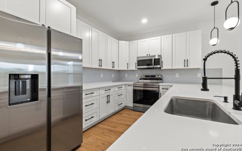 706 Martin Luther King Dr #101, San Antonio, TX 78203, 3 Habitaciones Habitaciones , ,2 BañosBaños,Residential,En Venta,706 Martin Luther King Dr,1878542