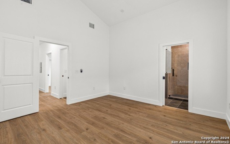 706 Martin Luther King Dr #101, San Antonio, TX 78203, 3 Habitaciones Habitaciones , ,2 BañosBaños,Residential,En Venta,706 Martin Luther King Dr,1878542