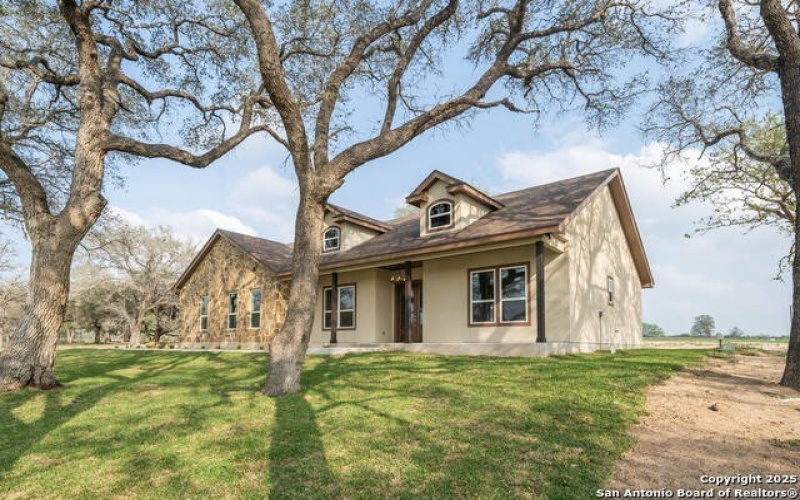 313 Firewheel Loop, Floresville, TX 78114, 3 Bedrooms Bedrooms, ,2 BathroomsBathrooms,Residential,For Sale,313 Firewheel Loop,1878672