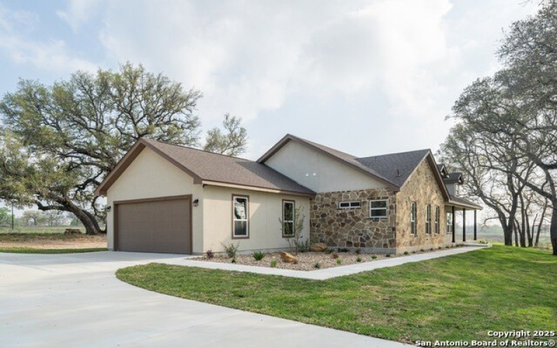 313 Firewheel Loop, Floresville, TX 78114, 3 Bedrooms Bedrooms, ,2 BathroomsBathrooms,Residential,For Sale,313 Firewheel Loop,1878672